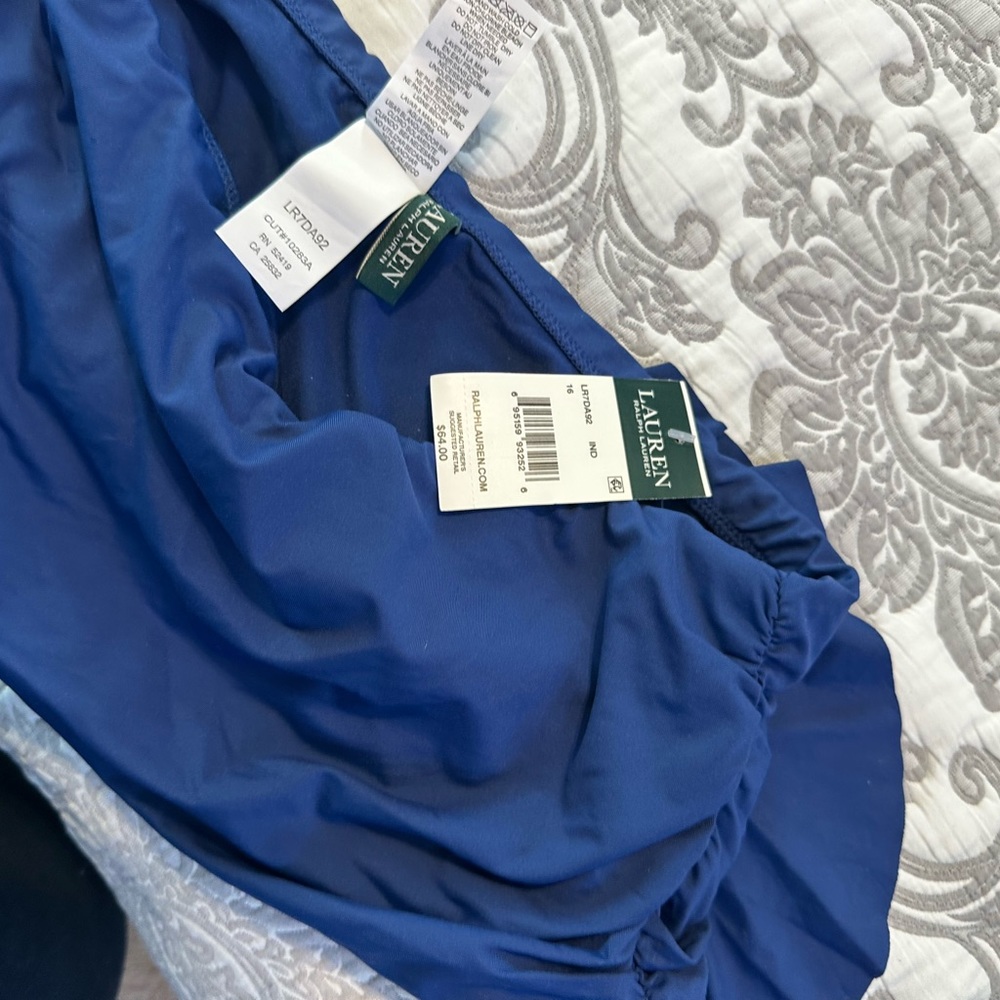 So cute and demure Ralph Lauren skirted bikini bottom - Picture 6 of 6
